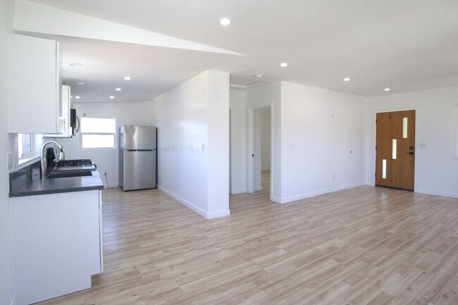 Foto del edificio - 4913 Lynnfield St