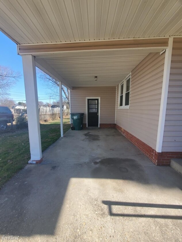 Building Photo - 3 br, 1 bath House - 3305 Oxnard Rd