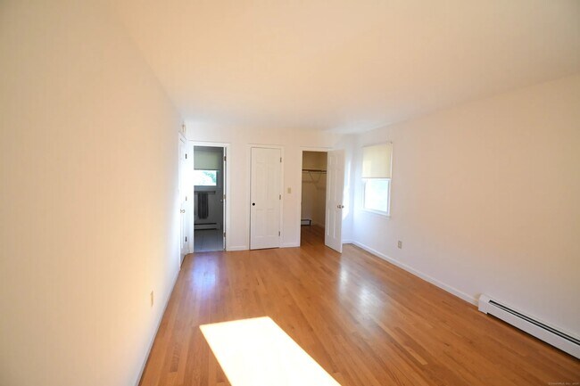 Building Photo - 313 Burnt Plains Rd
