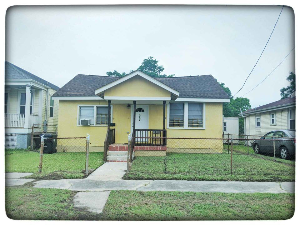 Primary Photo - 1516 Alabo St