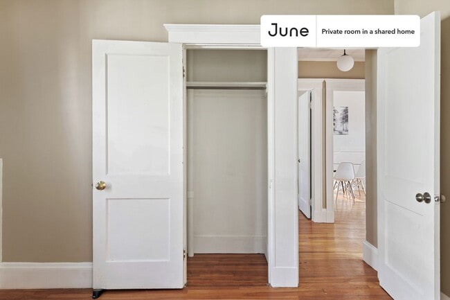 Foto del edificio - Room in Shared 5 bed/2 bath home