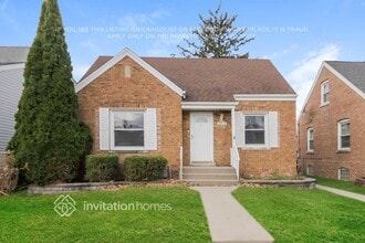 Building Photo - 10714 S Kedzie Ave