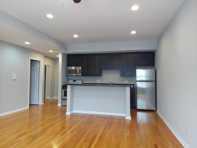 Building Photo - 4810 N Winchester Ave