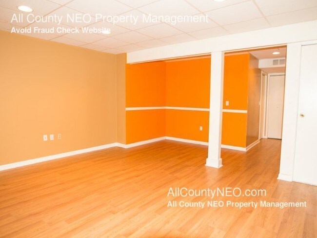 Building Photo - 1883 Ridge Meadow Ct