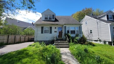 Building Photo - 18 Townsend Ave