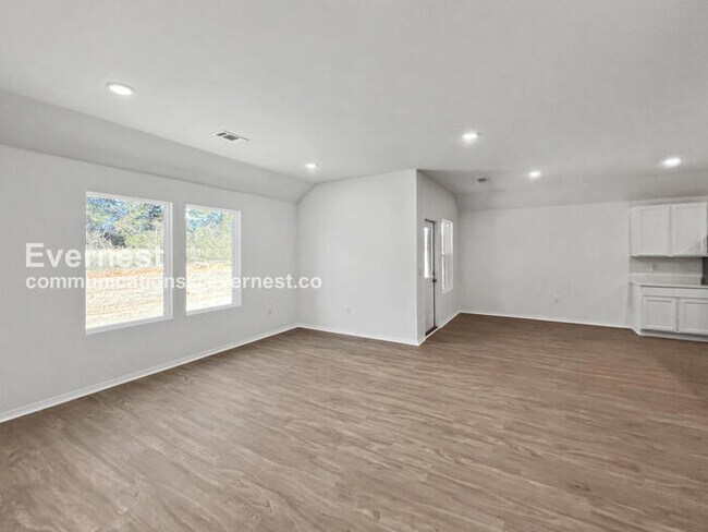 Foto del edificio - 1515 Ridgefield Cir