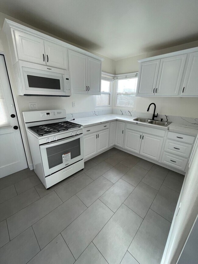 Foto del edificio - Fully remodeled house in North Park
