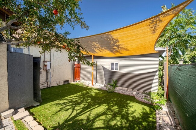 Building Photo - Charming Single-Family Home – Sunroom, Garage & Huge Private Yard