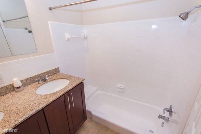 Building Photo - 3 br, 2 bath House - 4408 W Park Rd