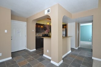 Building Photo - 10630 Westbrae Pkwy