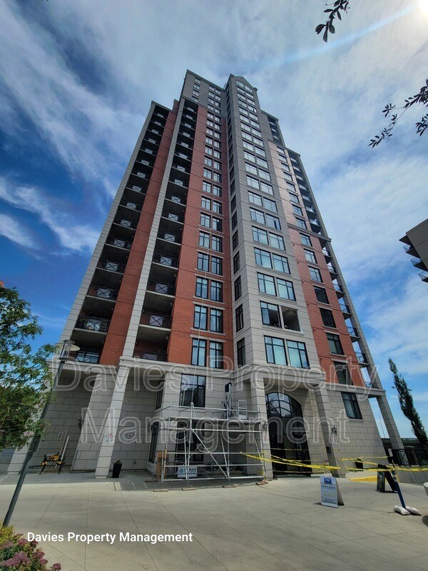 Photo principale - 9020 Jasper Ave