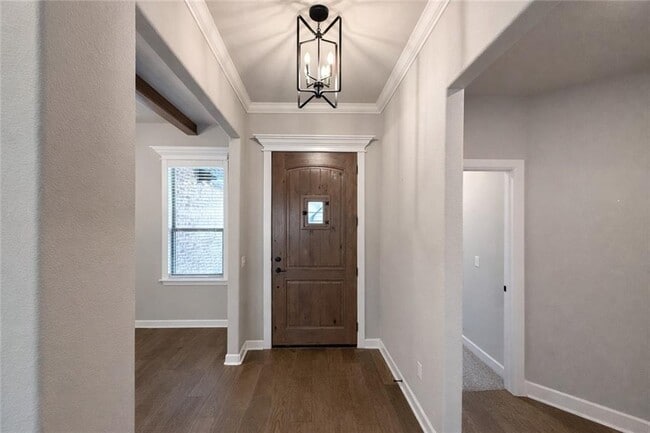 Building Photo - 460 Casella St