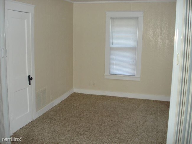 Building Photo - 1 br, 1 bath House - 2205 SW Kensington Ct