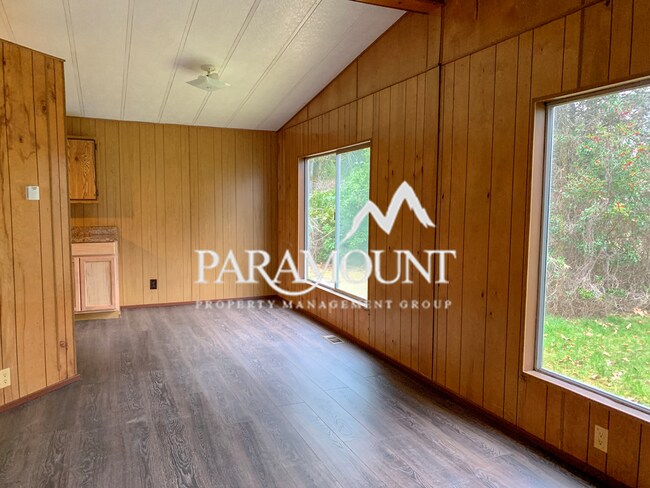 Building Photo - Cozy 2 Bed 1 Bath in Port Orchard!