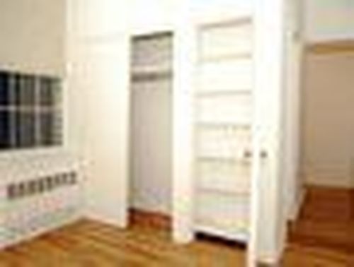 Foto del edificio - 322 W 50th St