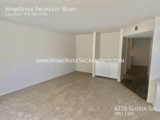 Foto del edificio - 6210 Gloria Dr
