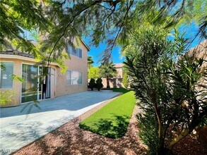 Building Photo - 9964 Canyon Peak Dr