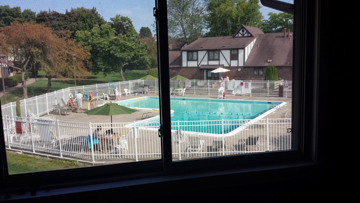 Pool - 108 Camberley Pl