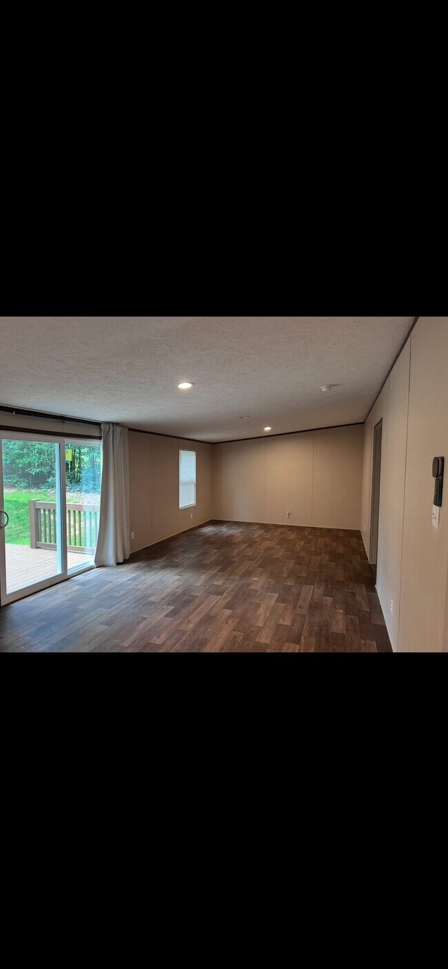Building Photo - 2642 Forbes Rd