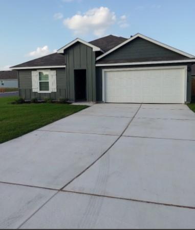 Foto principal - 320 Wirecrested Dr