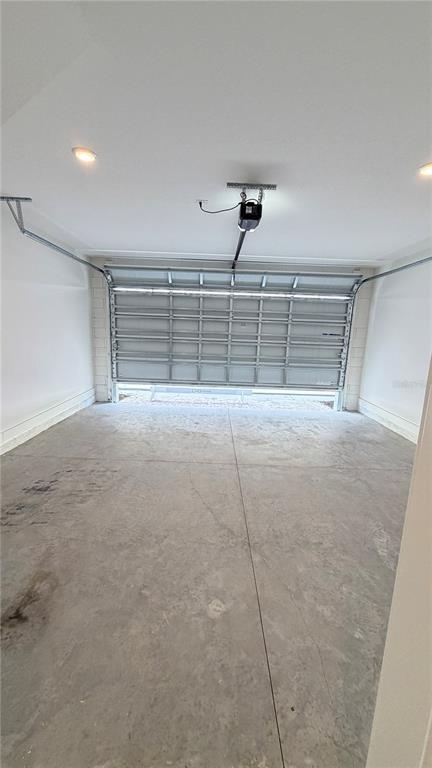 Foto del edificio - 15045 Groveside Rd