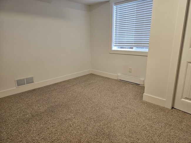 Building Photo - 47335 Brewster Pl