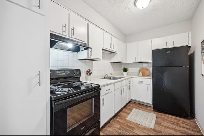 Building Photo - Tamarack Arms Apartments