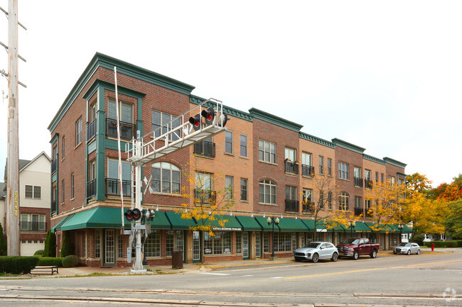 Building Photo - 511-539 W Main St