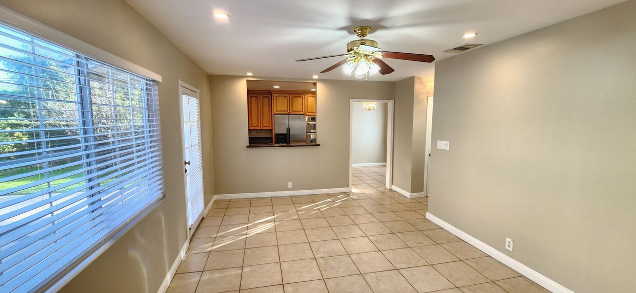 Primary Photo - Los Alamitos 4 Bed House - 2 Car Gar - Pla...