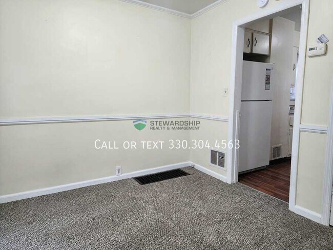 Foto del edificio - 323 Hayes Ave