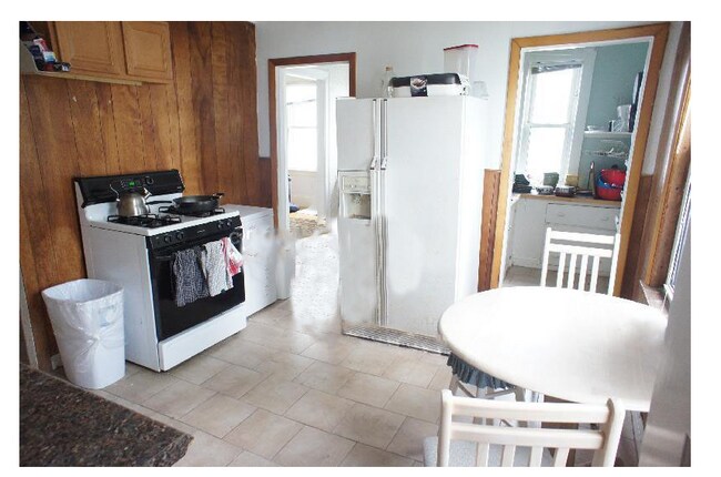 Building Photo - 34 Newcastle Rd