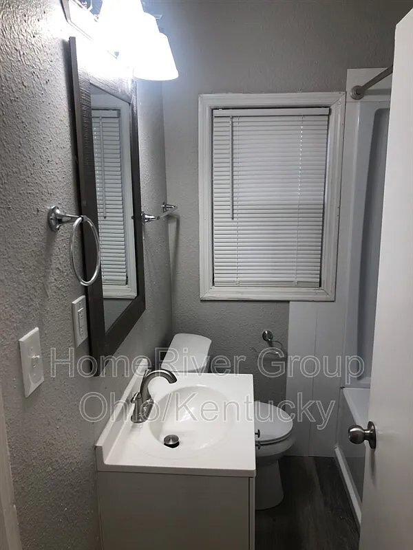 Foto del edificio - 284 S Warren Ave
