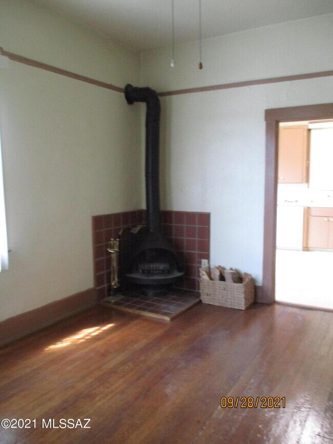Foto del edificio - 425 E 8th St