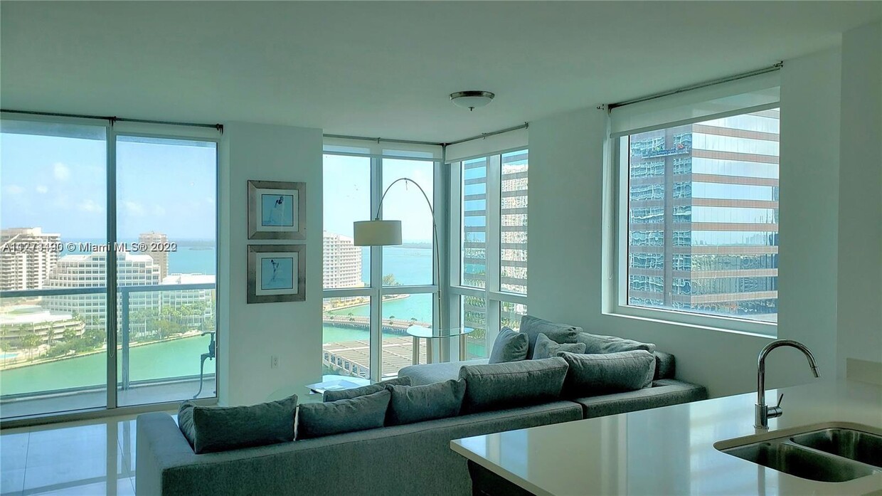 Primary Photo - 500 Brickell Ave