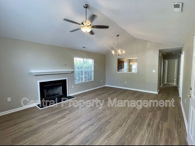 Foto del edificio - 320 Woodruff Park Ln