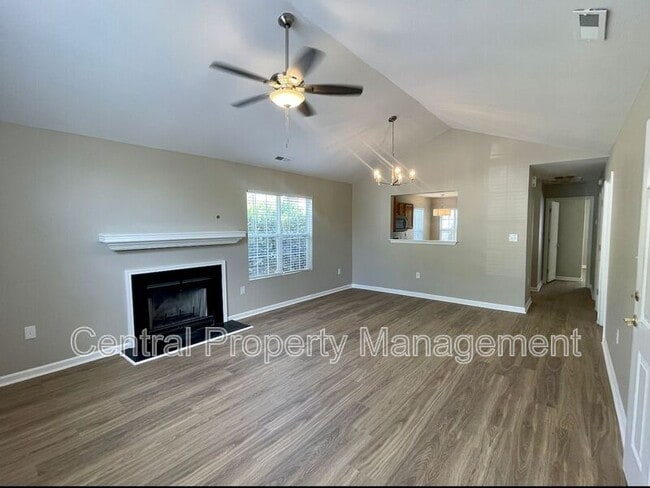 Photo - 320 Woodruff Park Ln House