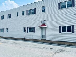 Building Photo - 237 N Wood River Ave
