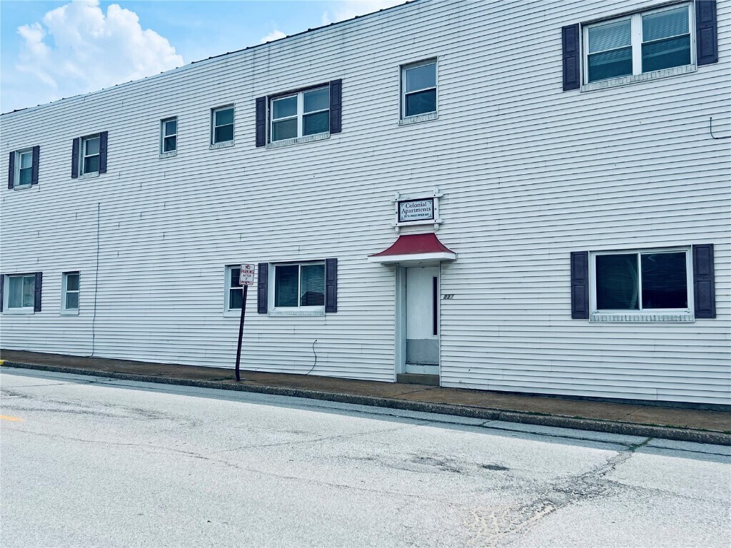 Foto principal - 237 N Wood River Ave