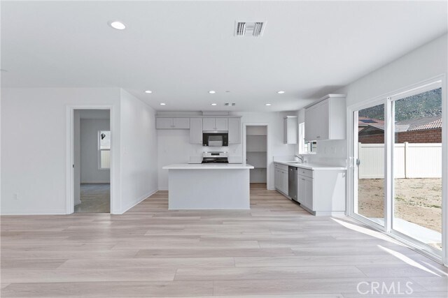 Building Photo - 7644 Rubyred Gln Dr