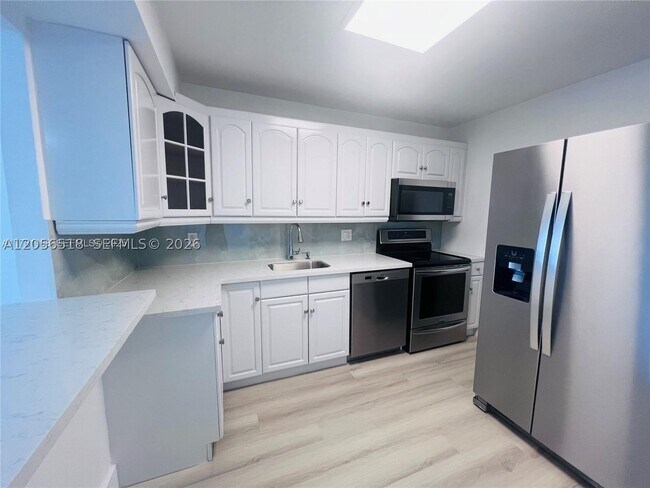 Building Photo - 1200 NE Miami Gardens Dr