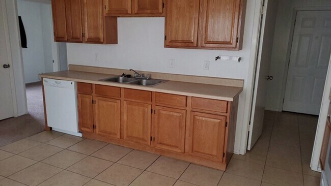 Building Photo - 7659 Rimhurst