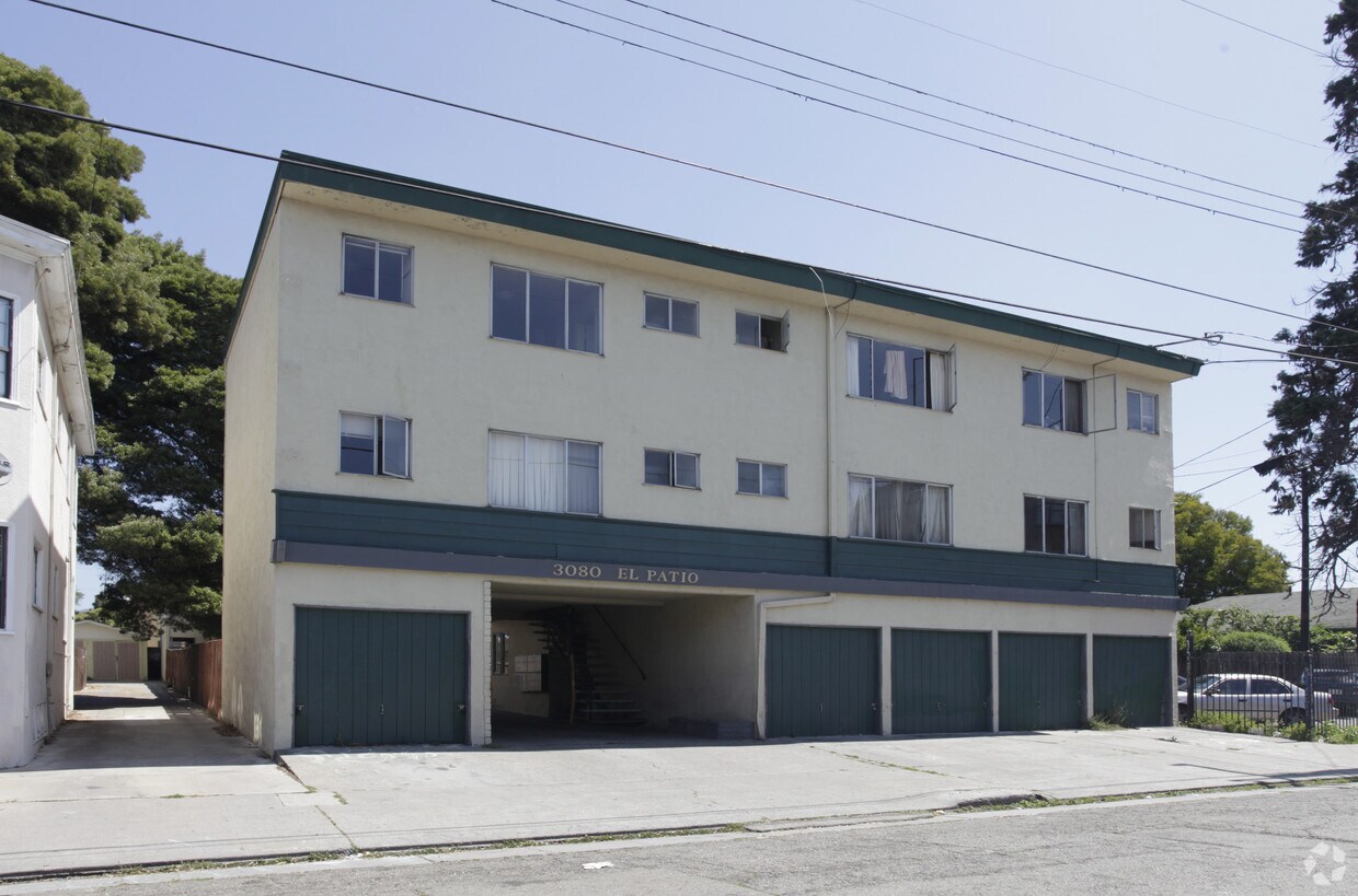 Foto del edificio - El Patio