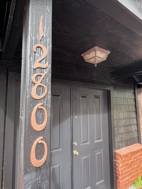 Foto del edificio - 12800 Ridge Rd