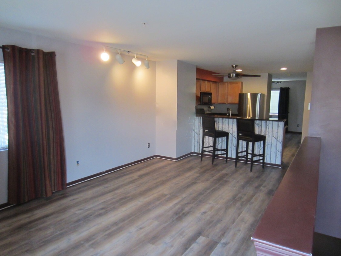 1168 Faulkner, Troy, MI 48083 Condo for Rent in Troy, MI