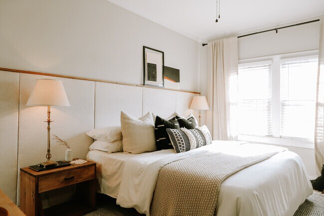 Foto del edificio - 5246 W Olympic Blvd