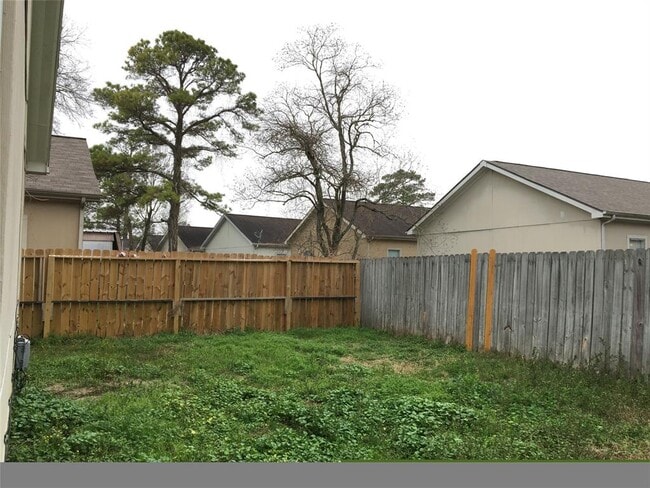 Building Photo - 11811 Greensbrook Forest Dr