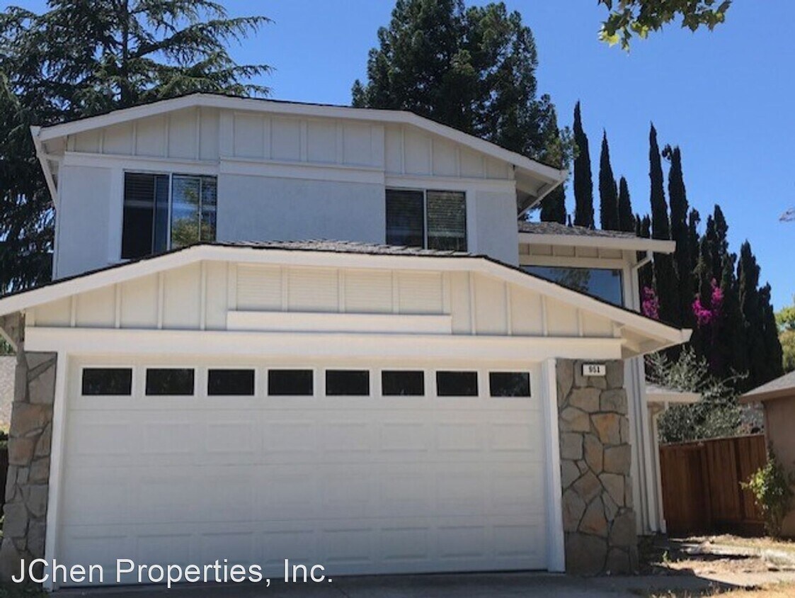Foto principal - 4 br, 2.5 bath House - 951 Pullman Ct.