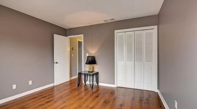 Foto del edificio - 4706 Blenheim Rd