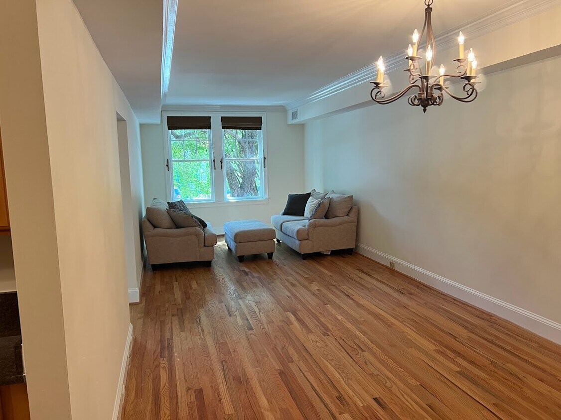 Primary Photo - 2840 Peachtree Rd NW