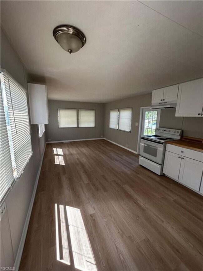 Foto del edificio - Imperial Harbor Home - First Month Rent FREE!